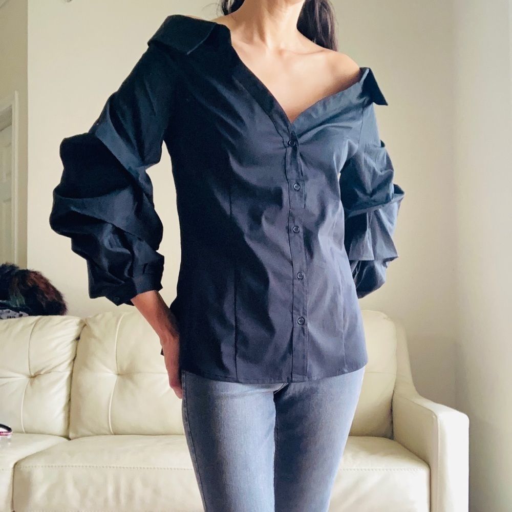 Romeo  & Juliet Couture Black Puffy Sleeve Sculptural Button Down Blouse